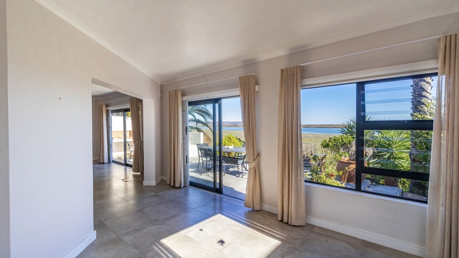 To Let 3 Bedroom Property for Rent in Port Owen Western Cape